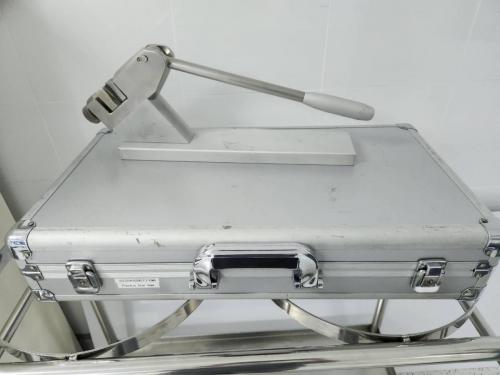 surgical-instruments-01